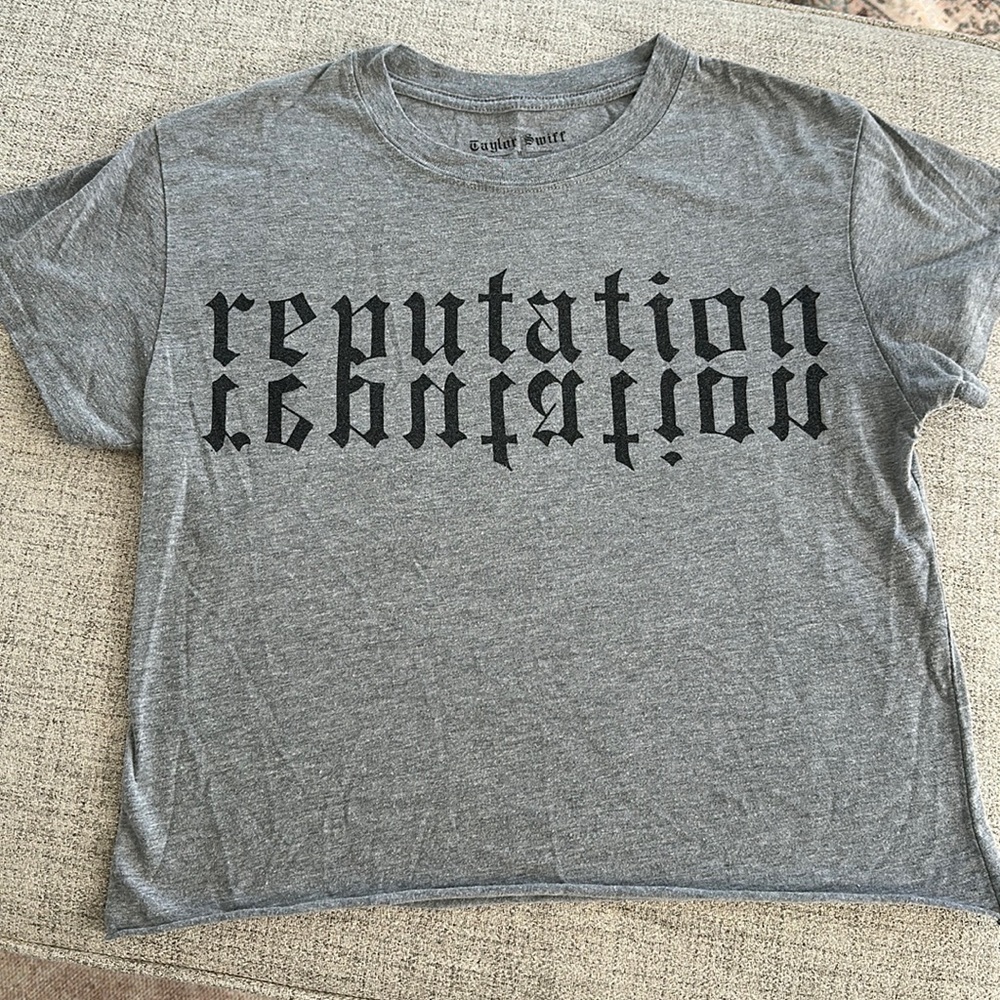 Rare original Taylor Swift Reputation era crop shirt collector’s item